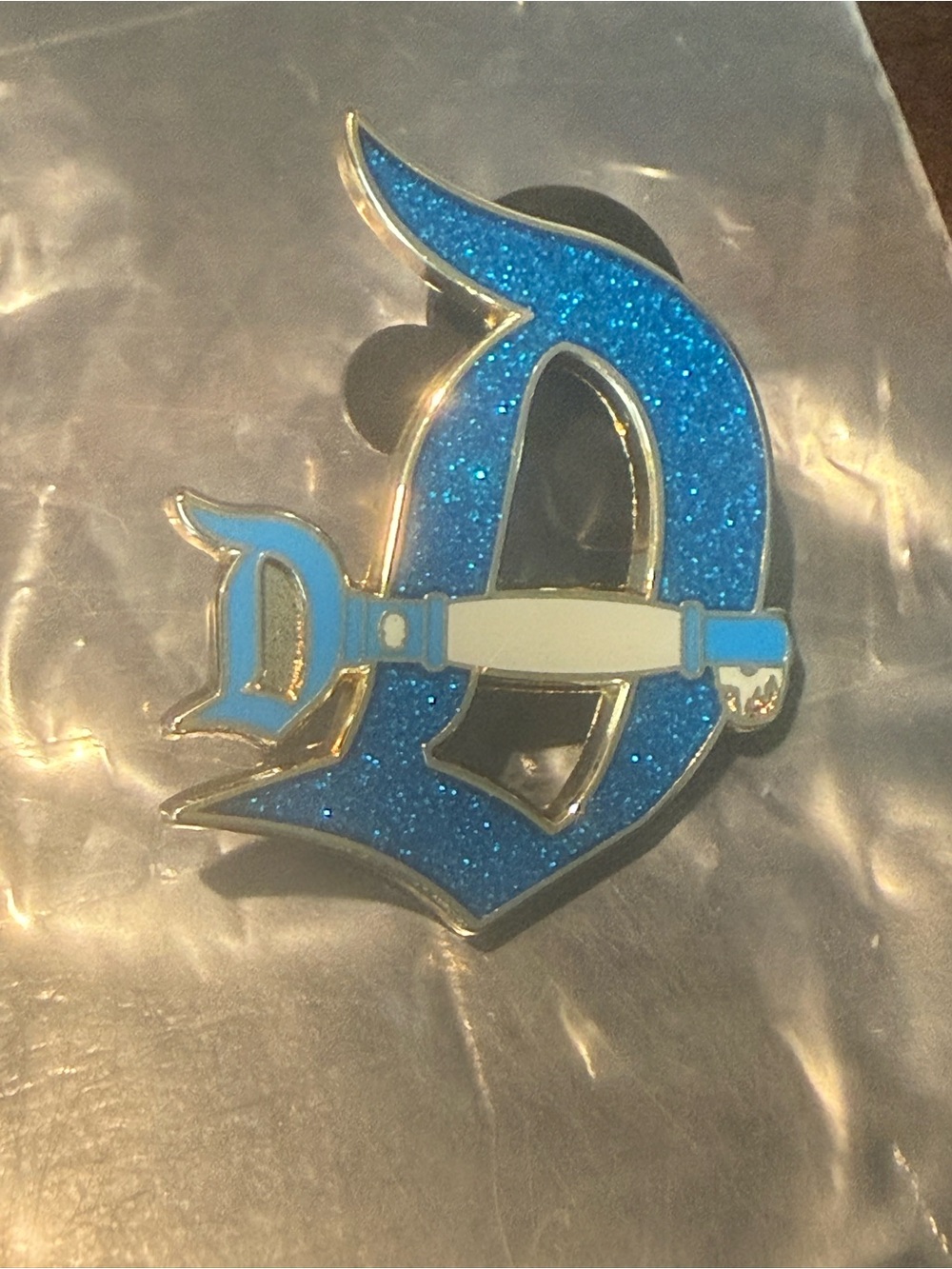 New Disneyland Parks Key to Disney 70th Anniversary Key Super Chaser Pin